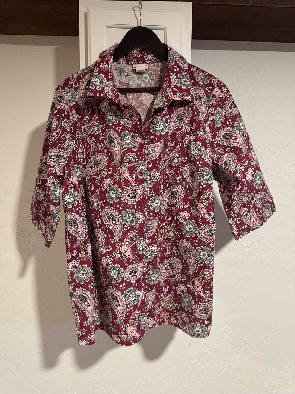 Vintage American Sweetheart women’s xl Burgundy Paisley Button-Up Shirt
